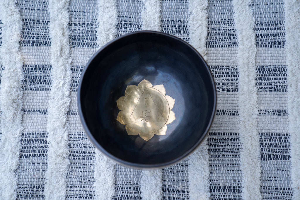 Solar Plexus Singing Bowl in E