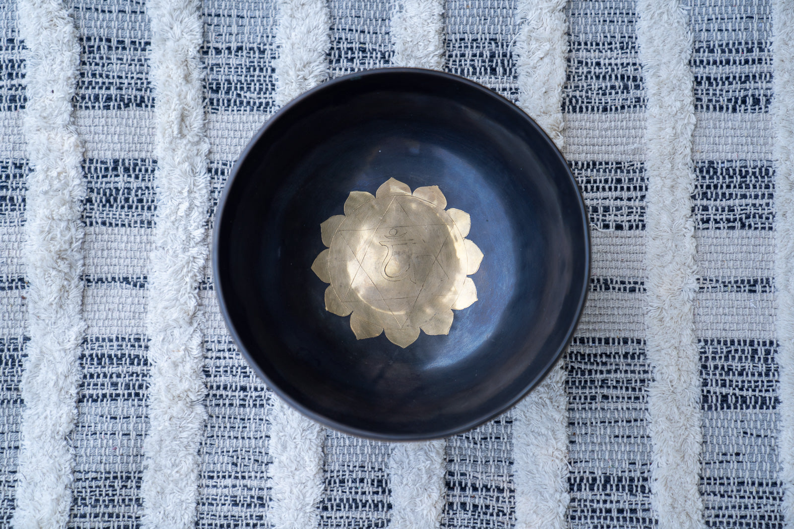 Heart Chakra Singing Bowl in F